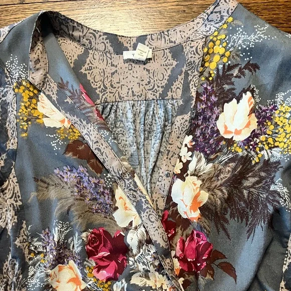 Anthropologie Tiny Drape Front Floral Top Size L - Picture 10 of 12